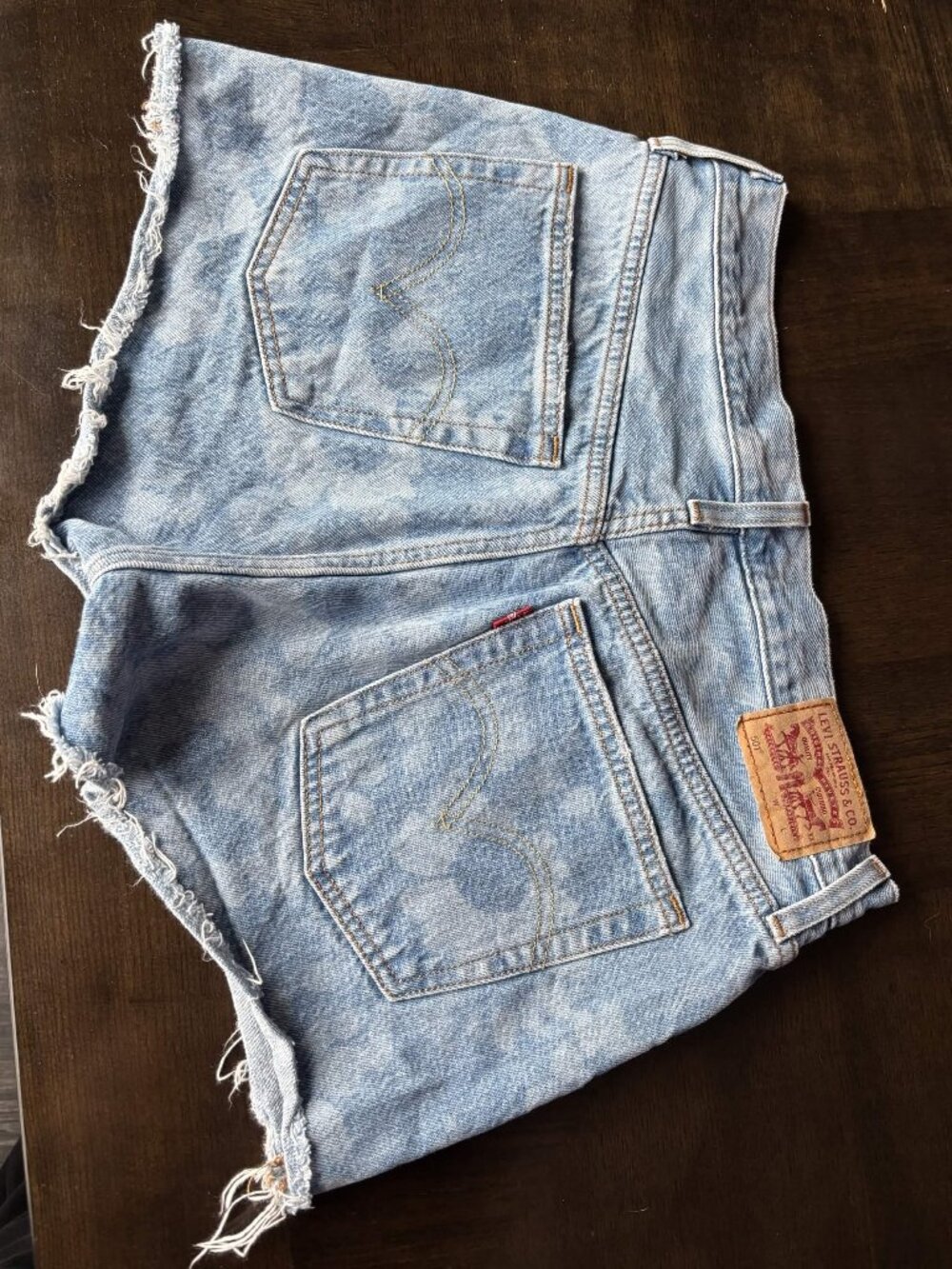 Levi's High Waisted Shorts - Flower Design - Size 28